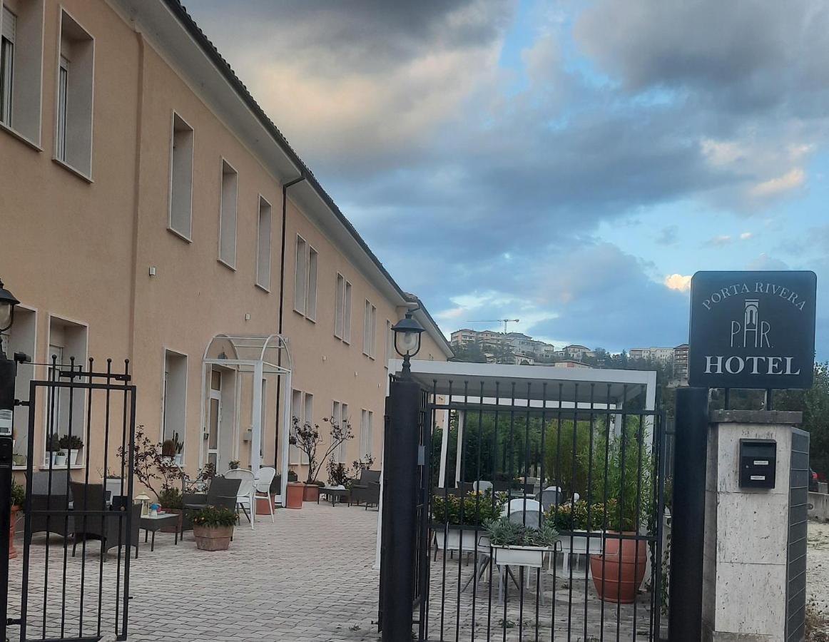 Hotel Porta Rivera LʼAquila Exterior foto