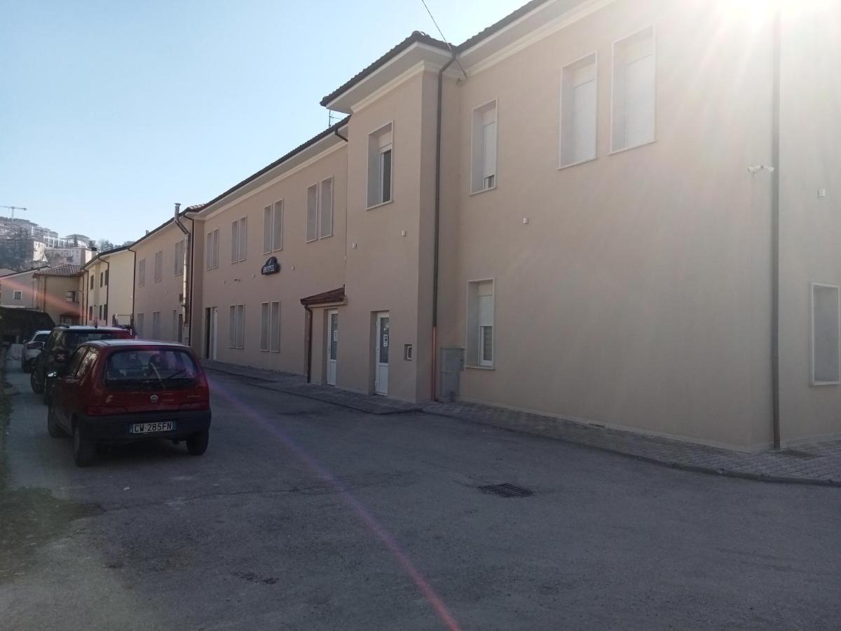Hotel Porta Rivera LʼAquila Exterior foto