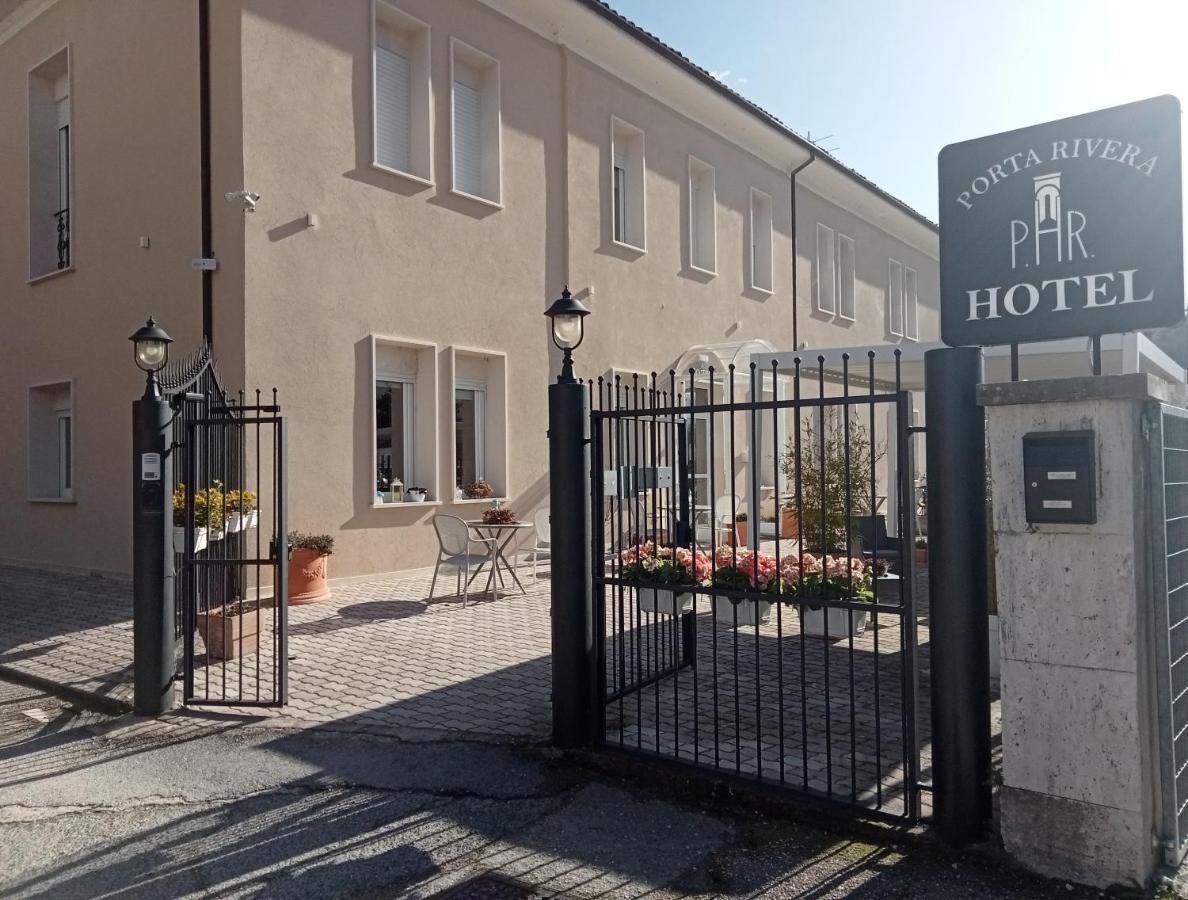 Hotel Porta Rivera LʼAquila Exterior foto