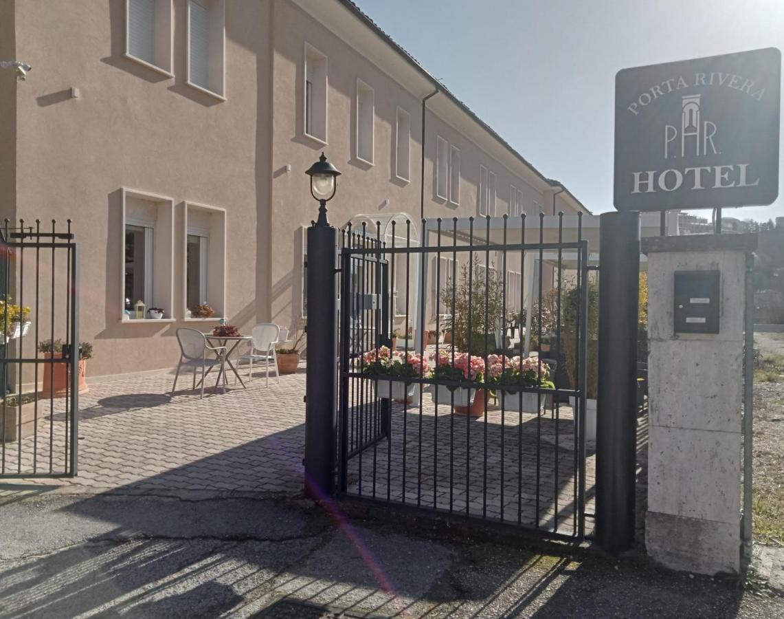 Hotel Porta Rivera LʼAquila Exterior foto