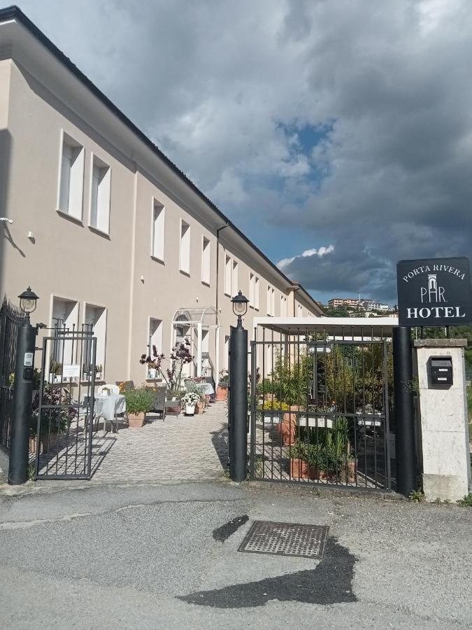 Hotel Porta Rivera LʼAquila Exterior foto
